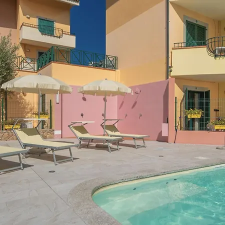 Quaint I Mirti Bianchi Bilo 4 1 Bedroom Sleeps 4 アパート サンタ・テレーザ・ガッルーラ